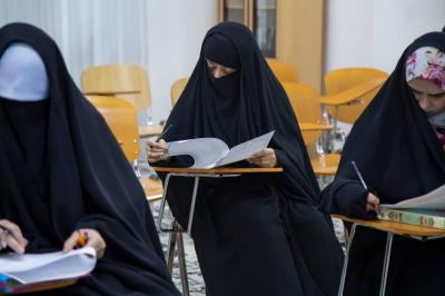 شعبة السيدة فاطمة بنت أسد (عليها السلام) تختتم فعاليات الدورة التعليمية (هدى للناس) لعدد من التربويات