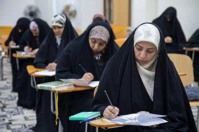 شعبة السيدة فاطمة بنت أسد (عليها السلام) تختتم فعاليات الدورة التعليمية (هدى للناس) لعدد من التربويات