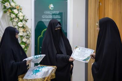شعبة السيدة فاطمة بنت أسد (عليها السلام) تختتم فعاليات الدورة التعليمية (هدى للناس) لعدد من التربويات