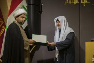 مركزُ تراثِ كربلاءَ يَعقدُ ندوةً أكاديميّةً ويُكرّمُ اثنين من الفائزين بمُسابقةِ أفضلِ مؤلَّفٍ عن تراث كربلاء..