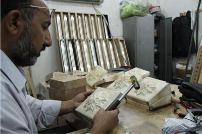بوقت قياسي وبأيدٍ عراقية:تصنيع كافة أجزاء أعمدة الشباك الجديد لمرقد أبي الفضل العباس عليه السلام ‏