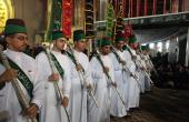 مواكب السادة الخدم تدخل صحن أبي الفضل العباس عليه السلام إحياءاً لليلة عاشوراء 