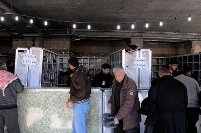 قسم الشؤون الخدمية  في العتبة العباسية المقدسة يفتتح عدد من أكشاك أمانات الزائرين وأكشاك مخالع الأحذية 