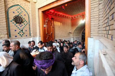 تلافياً للزخم الكبير من الزائرين العتبة العباسية المقدسة تفتتح جميع أبواب الصحن الشريف ووضع خطة لتسهيل الانسيابية والحركة 