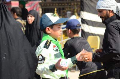 جمعيّةُ كشّافة الكفيل تُشارك في خدمة زائري أربعينيّة الإمام الحسين (عليه السلام) من خلال محطّاتٍ خدميّة وأخرى فكريّة وثقافيّة