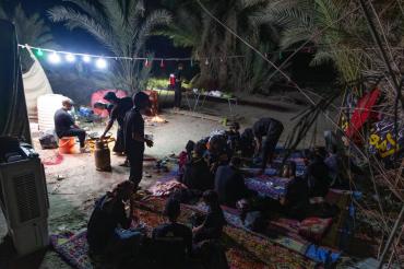 مجموعة أصدقاء من أهالي الشامية في الديوانية، يعملون طوال العام من أجل جمع مبلغ بسيط لينشئوا به موكبهم بإمكانات بسيطة، يقدم الموكب وجبة الفطور مع الشاي للزائرين المتوجهين صوب كربلاء المقدسة.