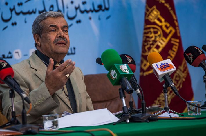 أحد الباحثين