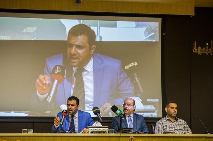 سیمینار میں علمی ابحاث پر گفتگو