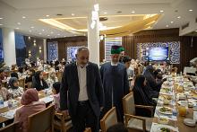 وفد العتبة العباسية يحضر مأدبة إفطار لأكثر من (400) يتيم في بغداد