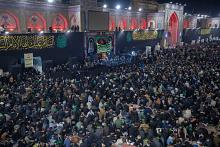 موكب أهالي كربلاء يحيي ذكرى شهادة الإمام الكاظم (عليه السلام) في بغداد