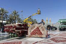 عَبرَ فرشها بالسجاد .. قسم بين الحرمين الشريفين يهيّئ الساحة الوسطية لاستقبال زائري يوم عرفة
