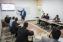 أكاديمية التطوير الإداري تنظم محاضرة عن التحديات الخارجية وأثرها في السلوك الوظيفي لطلبتها