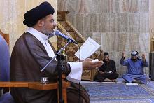 الزائرون يؤدون مراسم قراءة دعاء الندبة في مقام الإمام المهدي (عجّل الله فرجه)