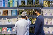 التفسير وعلوم القرآن يتصدران جناح المجمَع العلمي في معرض الشارقة الدولي للكتاب