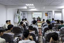 ضمن برنامج الطالب الفعّال.. قسم الشؤون الفكرية يقدم محاضرات متنوّعة للطلبة المتفوقين في ذي قار 