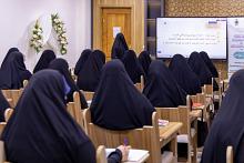 شعبة فاطمة بنت أسد (عليها السلام) تواصل إقامة دورة (هدى للناس) لمعلمات التربية الإسلامية
