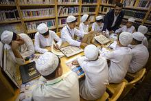 المجمع العلمي ينظم زيارة إلى مكتبة العتبة العباسية لطلبة الدورات الصيفية