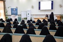 مخيم بنات العقيدة الـ32 يشهد محاضرة فكرية حول تأصيل مفهوم الولاية لأهل البيت (عليهم السلام)