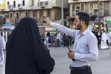 في ليلة الجمعة.. قسم حفظ النظام ينظّم حركة الزائرين في محيط مرقد أبي الفضل العباس (عليه السلام)