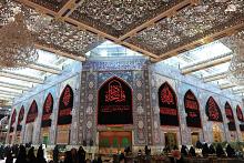 قسم رعاية الصحن الشريف يشرع بنشر اللافتات الخاصة بشهر محرم الحرام