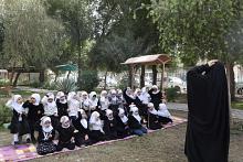إحياءً لليالي القدر.. معهد القرآن الكريم النسوي ينظم جلسة عبادية لفتيات روضة أحباب الكفيل في النجف