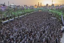 جموع كبيرة من المؤمنين تحيي صلاة عيد الفطر في العتبة العبّاسية وساحة ما بين الحرمين