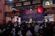 في سامرّاء.. موكبُ العتبتَيْن المقدّستَيْن ينظّم مجلساً عزائيّاً بذكرى استشهاد الإمام الحسن العسكريّ (عليه السلام)