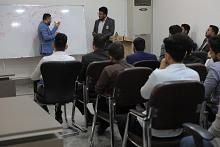 قسمُ العلاقات يستعرض خطّةَ مسير الكراديس في حفل تخرّج طلبة الجامعات