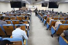 جامعة العميد تشرع بإجراء الامتحانات النهائية لطلبتها