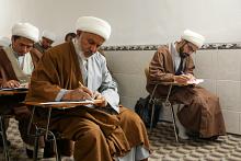المجمع العلمي يختتمُ دورتين تخصّصيّتين بمادّة علوم القرآن الكريم