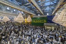 جموع الزائرين تحيي ليلة الجمعة الأخيرة من شهر ربيع الأوّل عند مرقد أبي الفضل العباس (عليه السلام)
