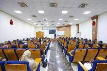 جامعة العميد تقدّم محاضرة ثقافية لطلبة المرحلة الأولى في كلية طبّ الأسنان