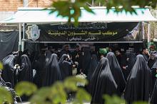 موكب قسم الشؤون الدينية يقدّم خدماته للمعزين في ذكرى دفن الأجساد الطاهرة