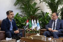 جامعة الكفيل تبحث تعزيز التعاون في المجال التكنولوجي مع باحث تقني من الدنمارك