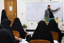 لملاكاتها التدريسية.. شعبة فاطمة بنت أسد تواصل تقديم دورة استراتيجيات التدريس الحديثة