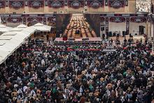 جموع المؤمنين تشارك في قراءة مقتل الإمام علي الهادي (عليه السلام) في مدينة سامراء
