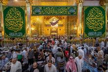 بالصور.. آلاف المؤمنون يحيون عيد الغدير عند مرقد أبي الفضل العباس (عليه السلام)