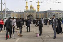 في أول أيام عيد الفطر المبارك.. قسم الشؤون الخدمية ينفذ حملة تنظيف لمحيط العتبة العباسية المقدسة