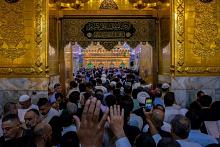 الزائرون يحيون ليلة الجمعة عند مرقد أبي الفضل العباس (عليه السلام)