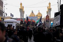 المواكب العزائية تحيي ذكرى شهادة الإمام الكاظم (عليه السلام) عند مرقده الطاهر في مدينة الكاظمية