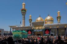 في ذكرى شهادته.. جموع الزائرين تشيِّعُ النعش الرمزي للإمام الجواد (عليه السلام) عند مرقده الطاهر بمدينة الكاظمية
