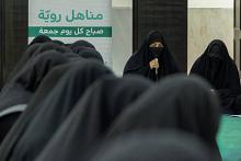 شعبة فاطمة بنت أسد (عليها السلام) تواصل إقامة برامجها القرآنية والعبادية لزائرات الأربعين