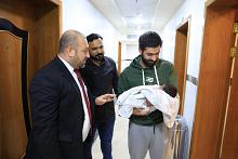 من الحرب إلى الأمل.. حكاية ولادة أول طفل لبناني في كربلاء