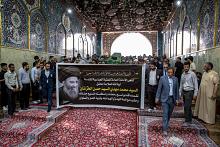 العتبتان المقدّستان الحسينية والعبّاسية تشيّعان جثمان العلّامة المحقّق السيد محمد مهدي الخرسان