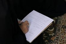 قسم التربية والتعليم يجري اختبارات للمتعلمات في برنامج "نتعلم لنحيا"