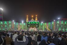 جموع الزائرين تحيي ليلة النصف من شعبان وذكرى ولادة الإمام المهدي (عجّل الله فرجه) في كربلاء