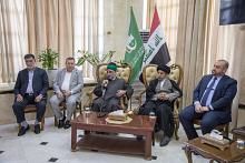  الأمين العام للعتبة العباسية يلتقي بالعوائل اللبنانية النازحة إلى كربلاء
