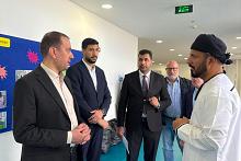 وفد قسم التربية والتعليم يطّلع على تجربة المدرسة الفنلندية في سلطنة عمان لتطوير العملية التربوية
