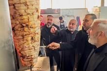 وفد العتبة العباسية يقدم خدماته لزائري السيدة زينب (عليها السلام) في سوريا