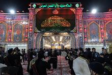 مواكب العزاء في كربلاء تستذكر شهادة أمير المؤمنين (عليه السلام) عند مرقد ولدَيهِ